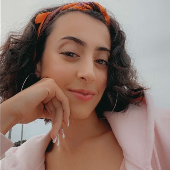 Meet your Posher, Noorah - Picture 1 of 1